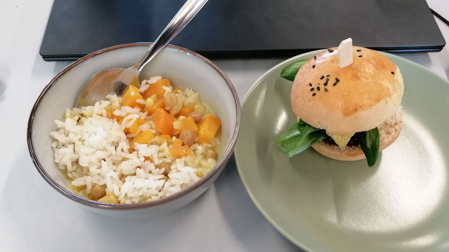 Vegetarian rice and small hamburger